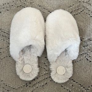 NWOT White Fuzzy Anthropologie Slippers